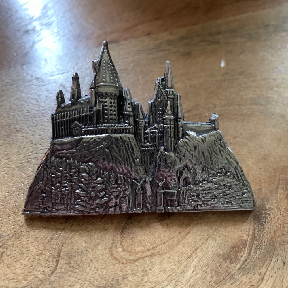 Harry Potter hogwarts castle pin